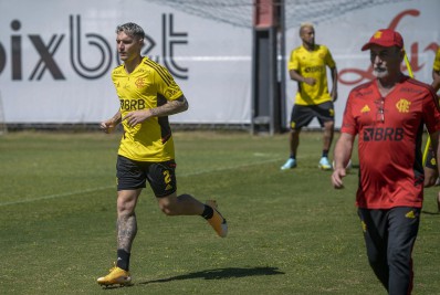 Novo reforço do Flamengo, Guillermo Varela é inscrito na Libertadores