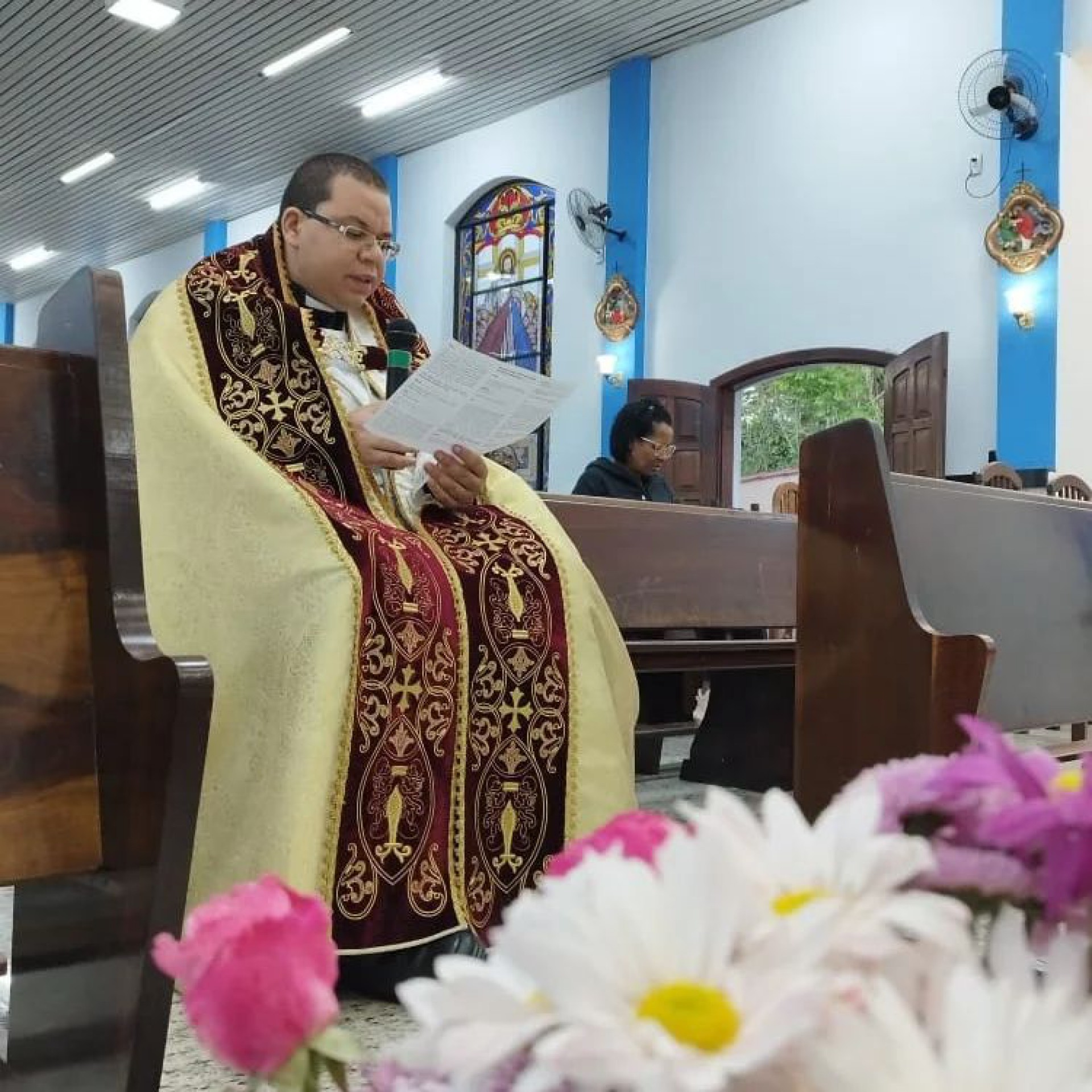 Momento de f&eacute; com o padre Leonardo Silva
