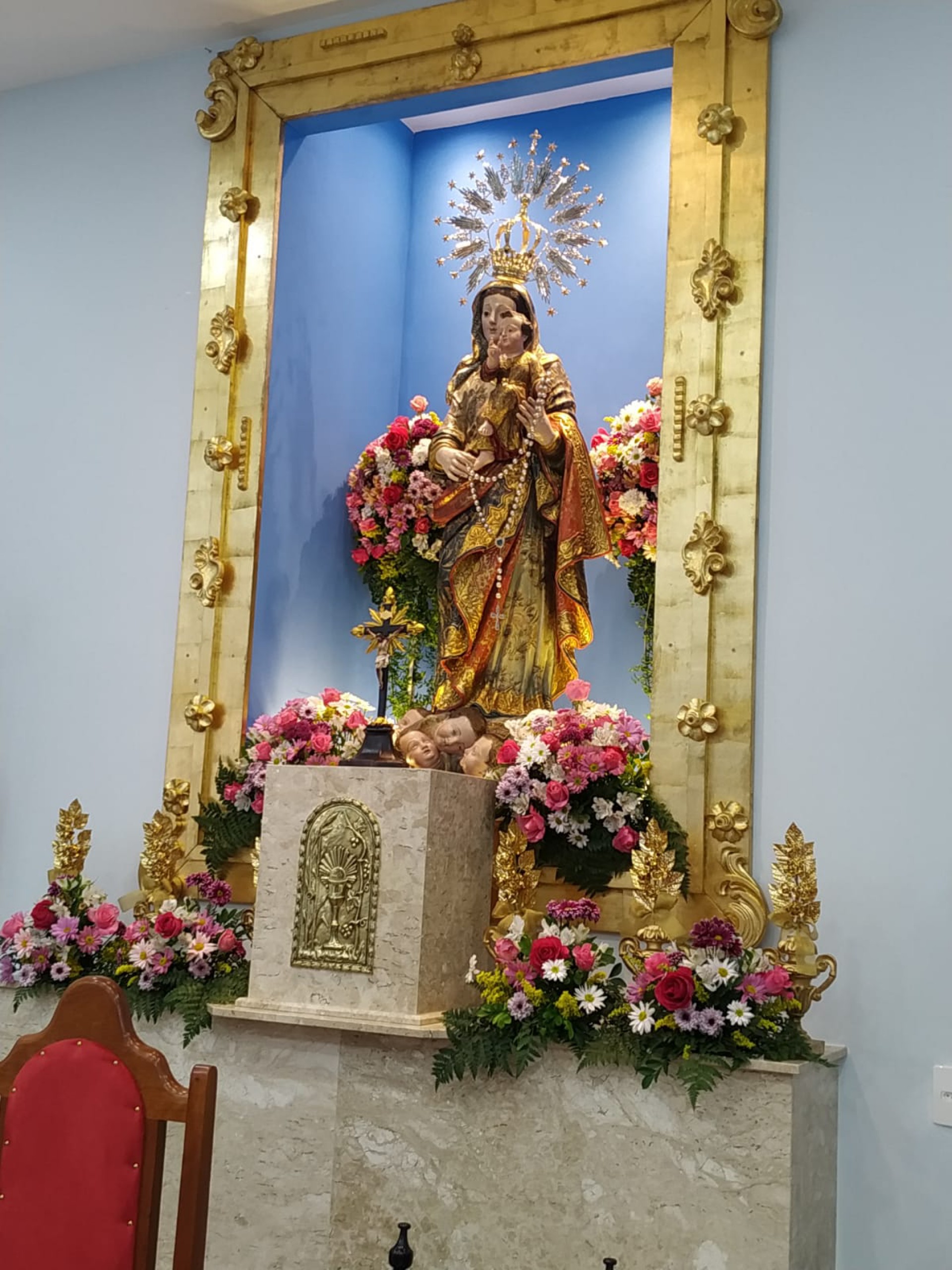 Nossa Senhora da Ajuda com sua nova coroa