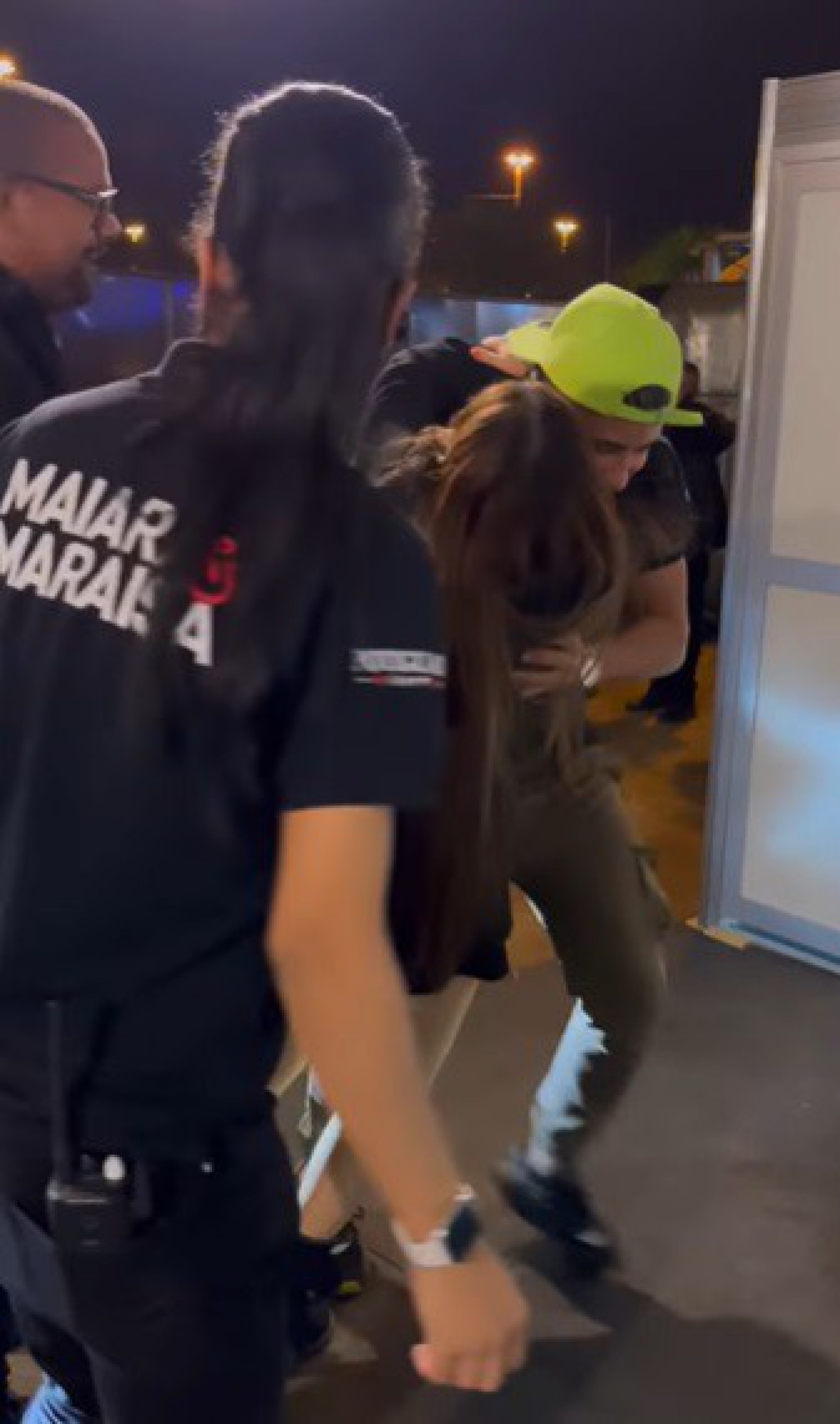 Maiara se desequilibra e quase leva um tombo - Reprodução de vídeo