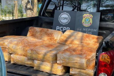 Embarcação com 400 kg de maconha é apreendida no Paraná