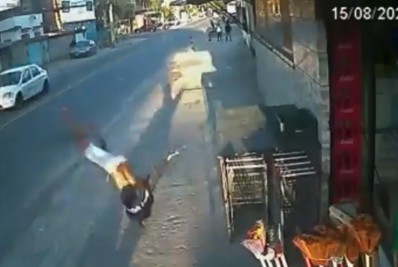 Vídeo mostra novo ângulo de acidente impressionante com motociclista em Honório Gurgel