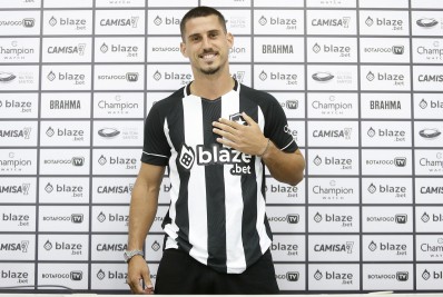 Fã de Dodô e do time de 2007, Gabriel Pires vibra em poder jogar no Botafogo