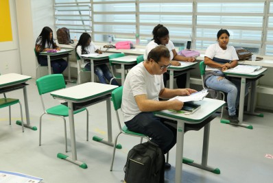 Família da Maré retorna aos estudos com apoio do programa Busca Ativa