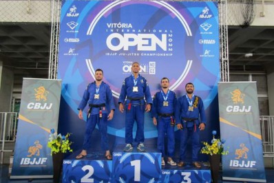 Atleta Mageense é campeão de jiu-jitsu em Vitória-ES