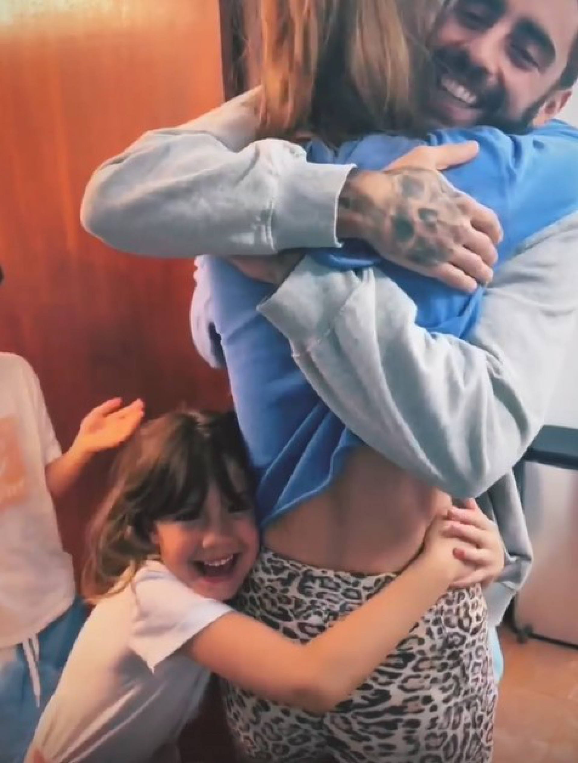 Cintia Dicker mostrou a reação dos enteados ao saberem que ganharão um irmão - Reprodução/Instagram