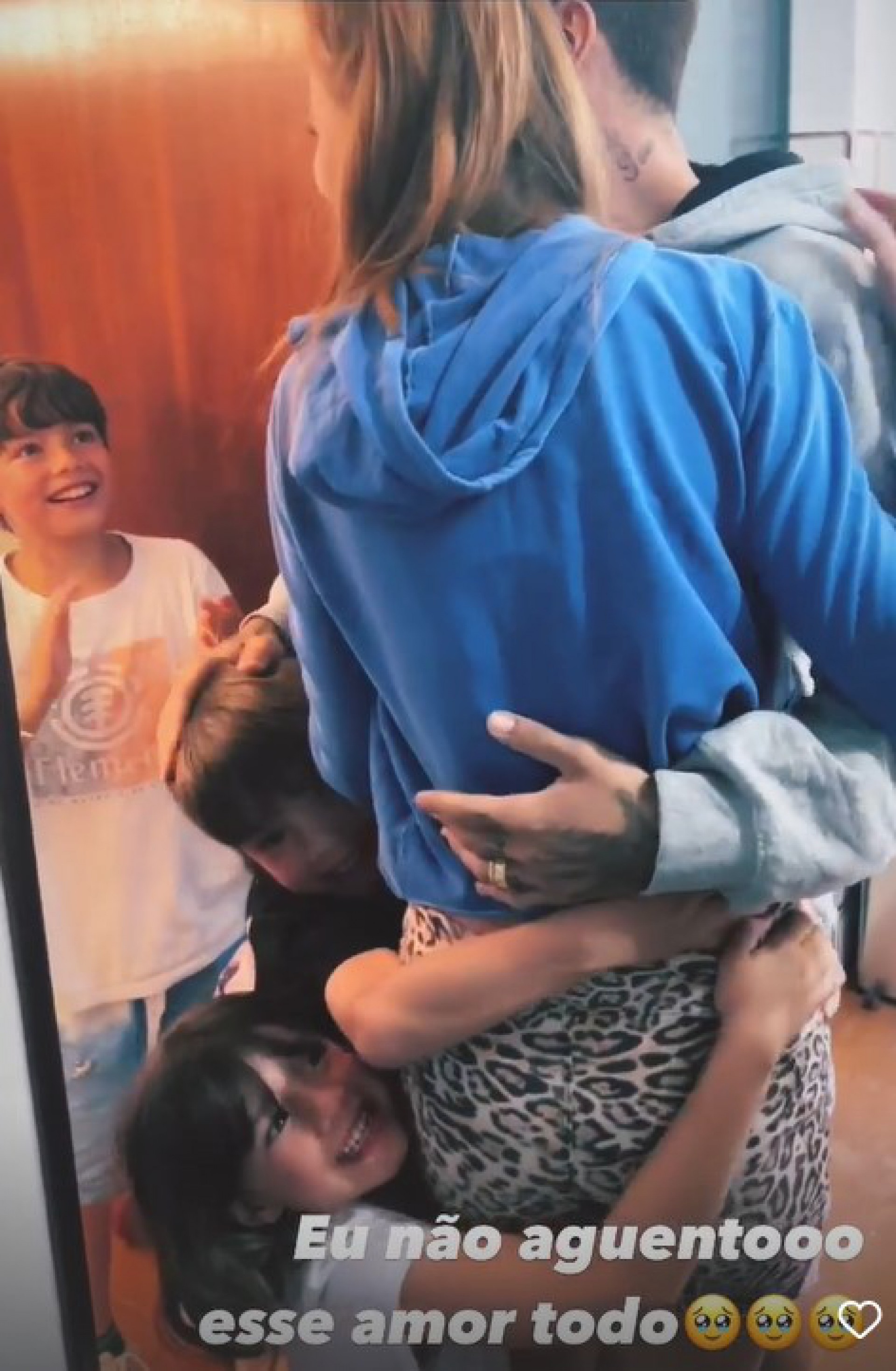 Cintia Dicker mostrou a reação dos enteados ao saberem que ganharão um irmão - Reprodução/Instagram