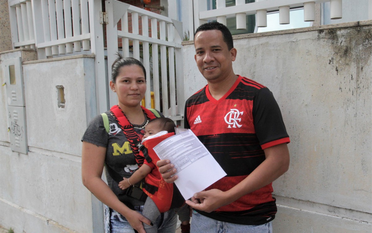 Cras da Tijuca, nesta quarta feira (17), na foto Leonora Soares Ribeiro 30 anos e Marcelo Berto da Silva 40 anos.