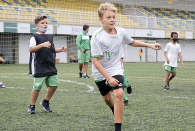 Davi Lucca passa dia no Instituto Neymar Jr: 'Tenho muito orgulho do meu pai'