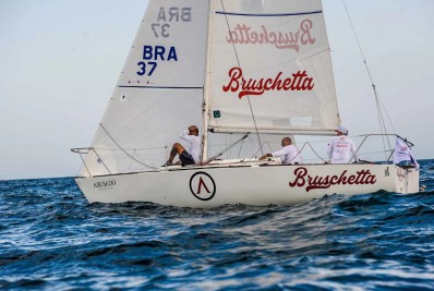 Barco tetracampeão mundial confirma presença na Semana de Vela de Angra dos Reis