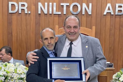 Deputado estadual Eurico Junior recebe Título de Cidadão de Areal