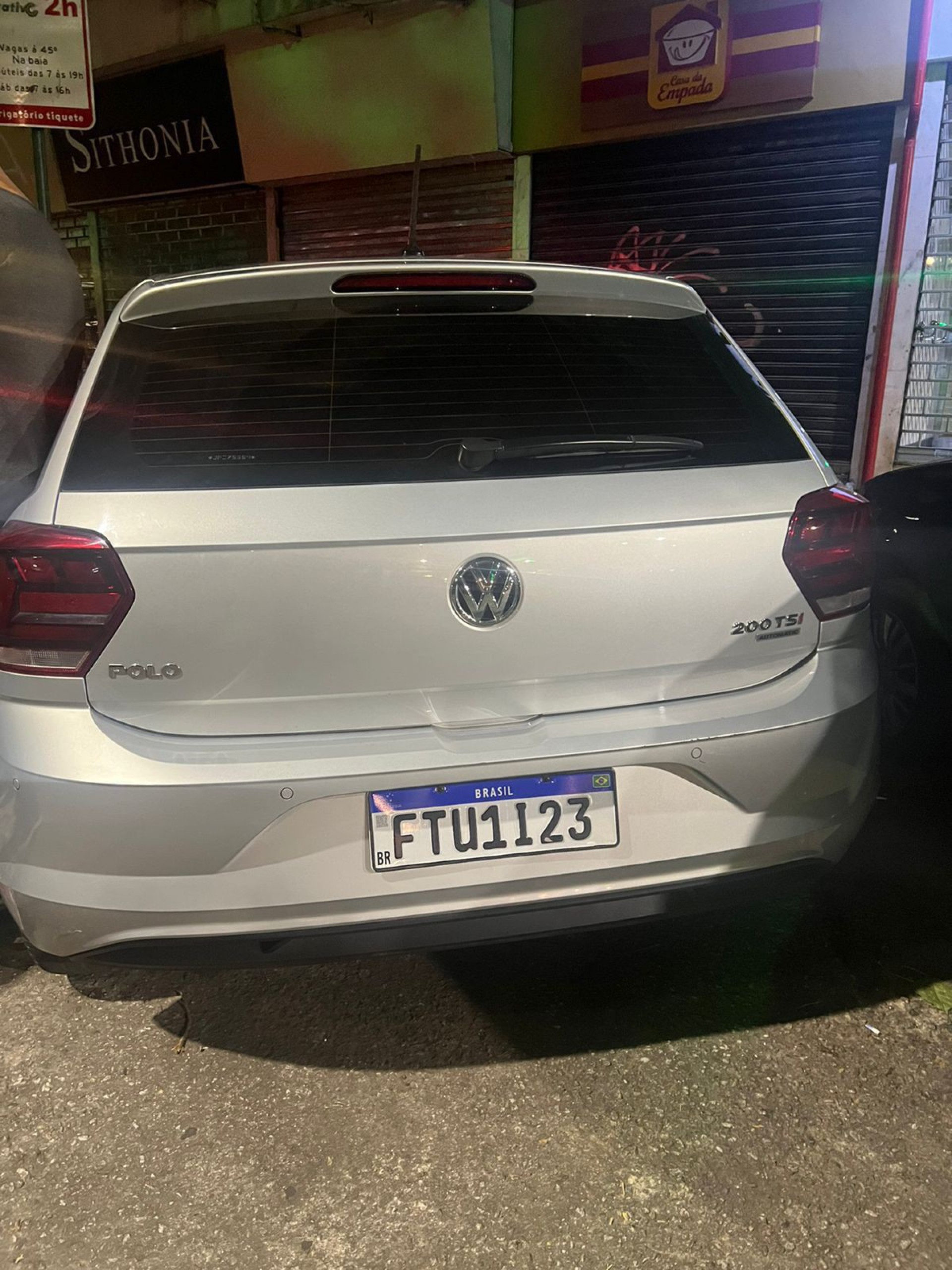 Veículo roubado é recuperado em rua da Tijuca, Zona Norte do Rio - Foto: Divulgação Pmerj