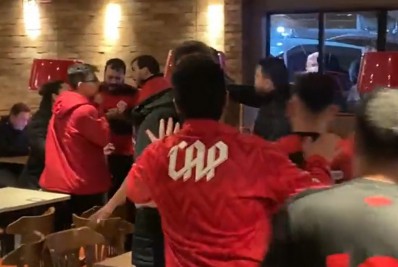 Vídeo! Torcedores do Athletico-PR expulsam família flamenguista de restaurante