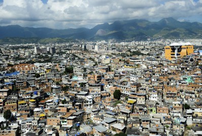Ampliação do acesso a livros no Complexo do Alemão