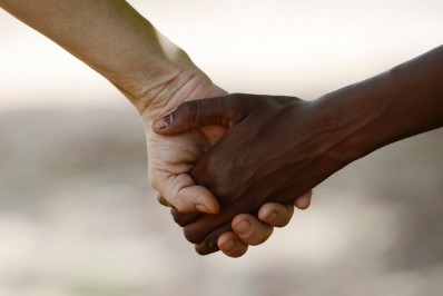 Aprenda a fazer ritual para renovar as energias do romance