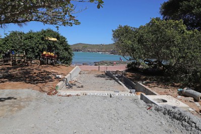 Obra do calçadão na praia do Forno em Búzios segue para fase de conclusão