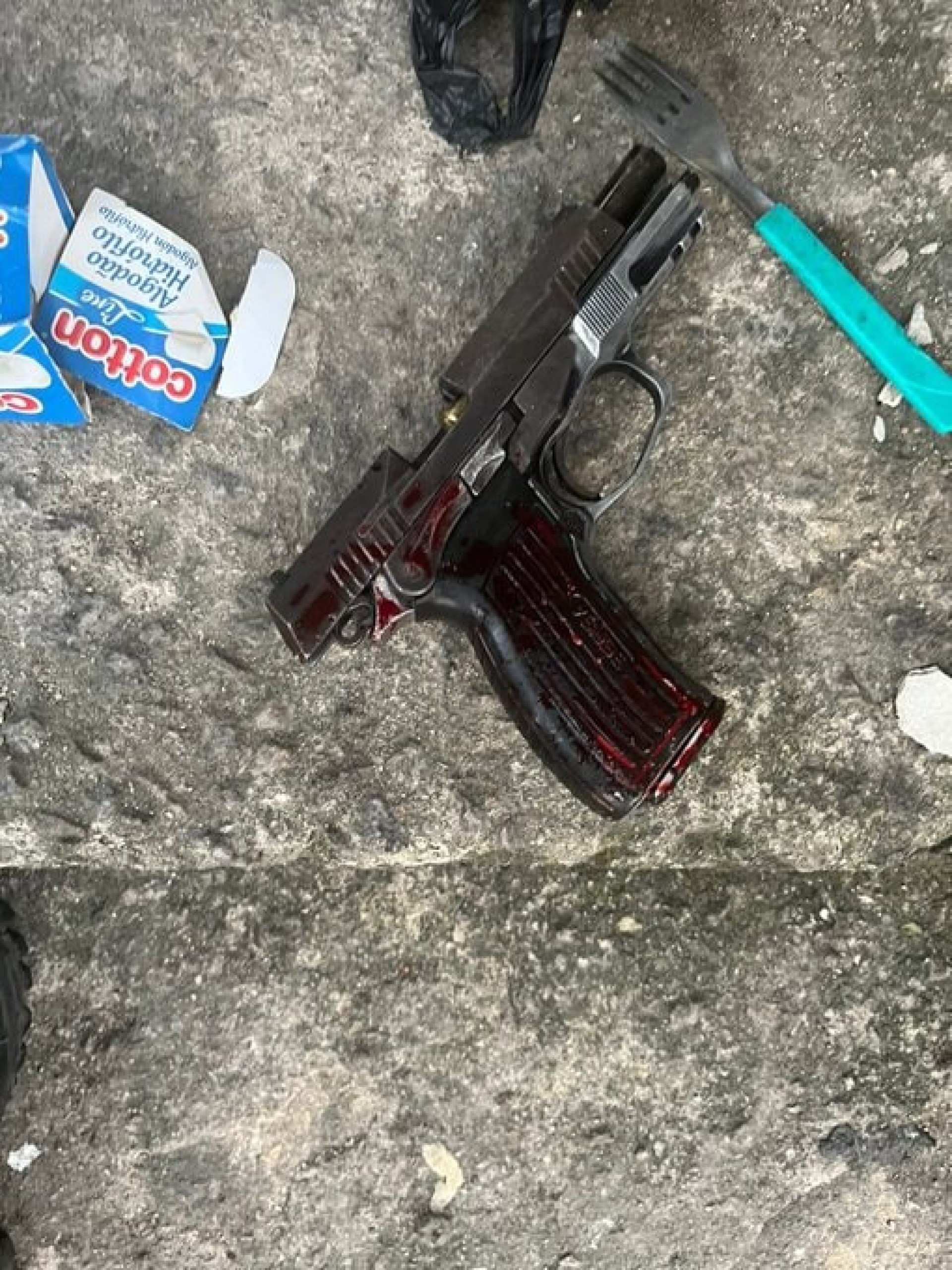 PM apreendeu duas pistolas, uma granada e dois r&aacute;dios transmissores na comunidade da Palmeira