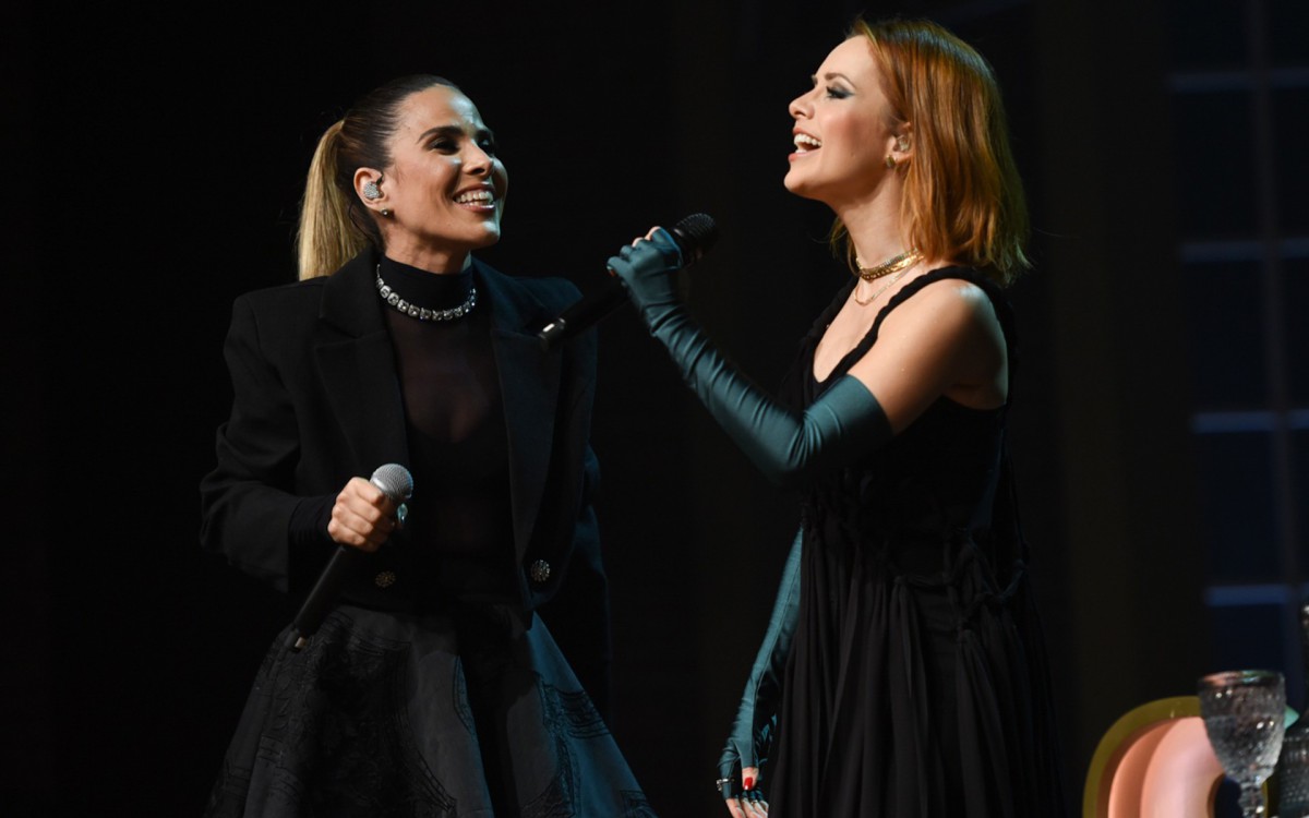 Sandy recebe Wanessa Camargo no palco de sua nova turn&ecirc;