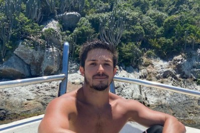 Igor Cosso tem fotos usadas indevidamente em propaganda de sauna gay