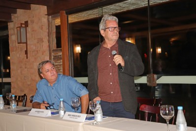 Prefeito de Búzios anuncia novas obras em coletiva de imprensa