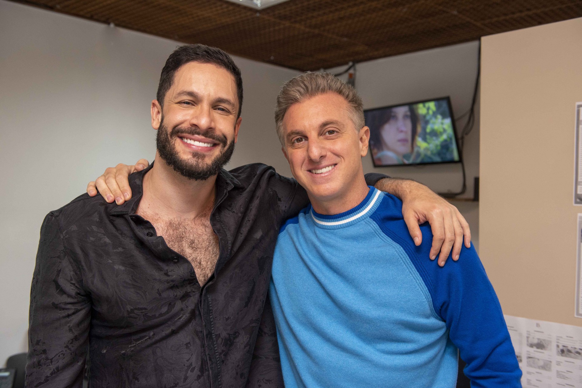 Rainer Cadete e Luciano Huck - Ellen Soares
