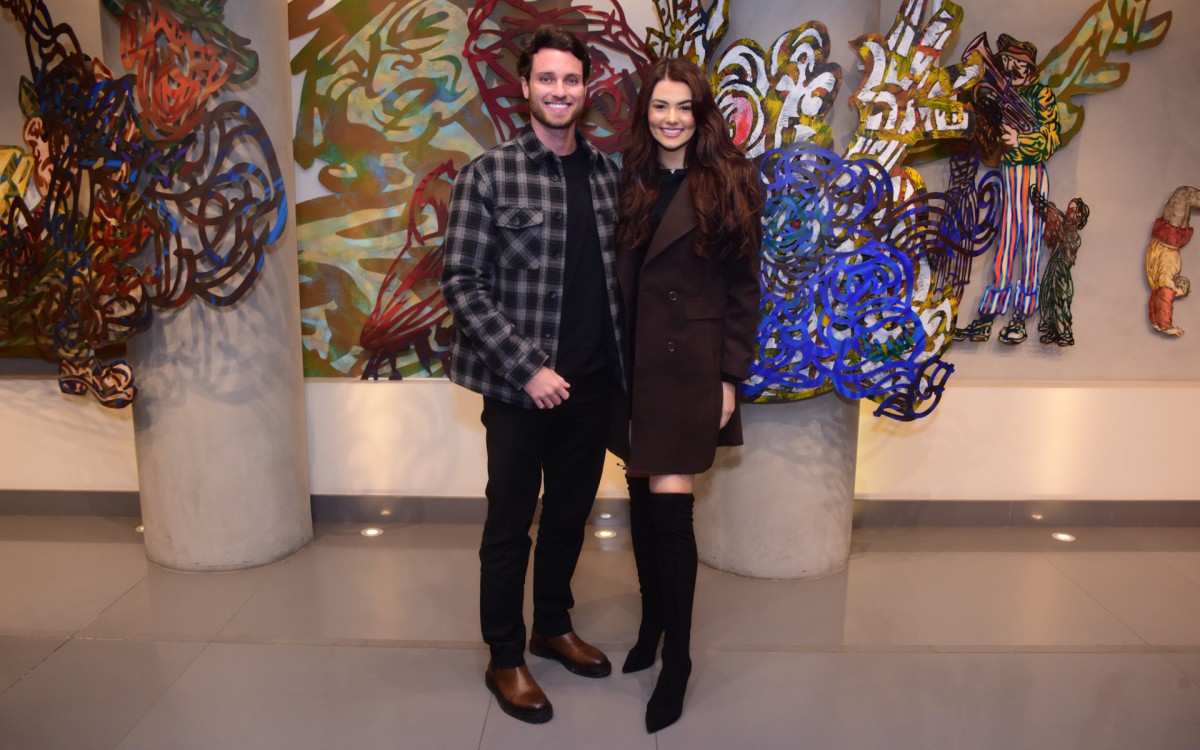 Eslov&ecirc;nia e Lucas conferem pe&ccedil;a em S&atilde;o Paulo