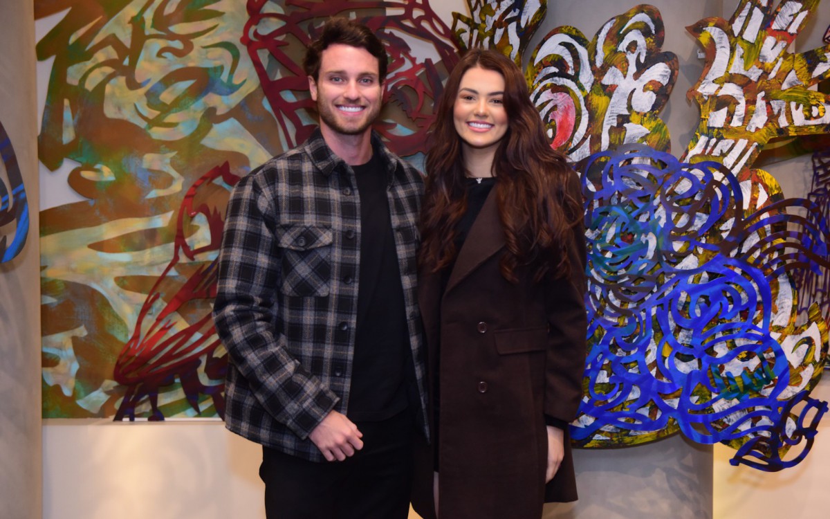 Eslov&ecirc;nia e Lucas conferem pe&ccedil;a em S&atilde;o Paulo