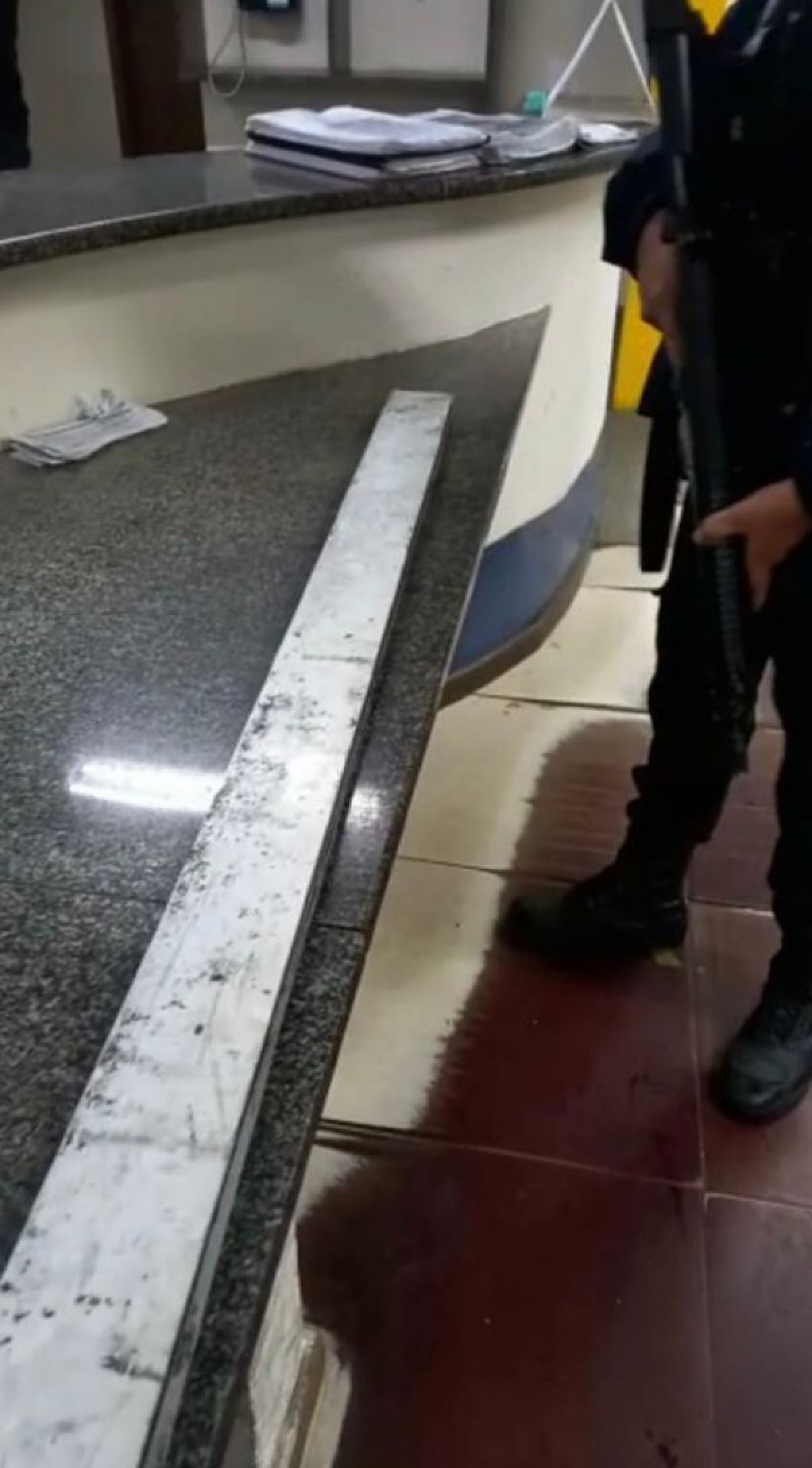 Homem roubou pe&ccedil;a de alum&iacute;nio de BRT 