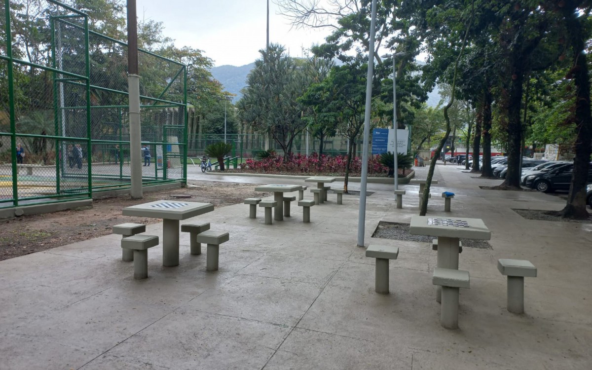 Prefeitura finalizou a reforma da Pra&ccedil;a Cl&aacute;udio Coutinho, no Leblon