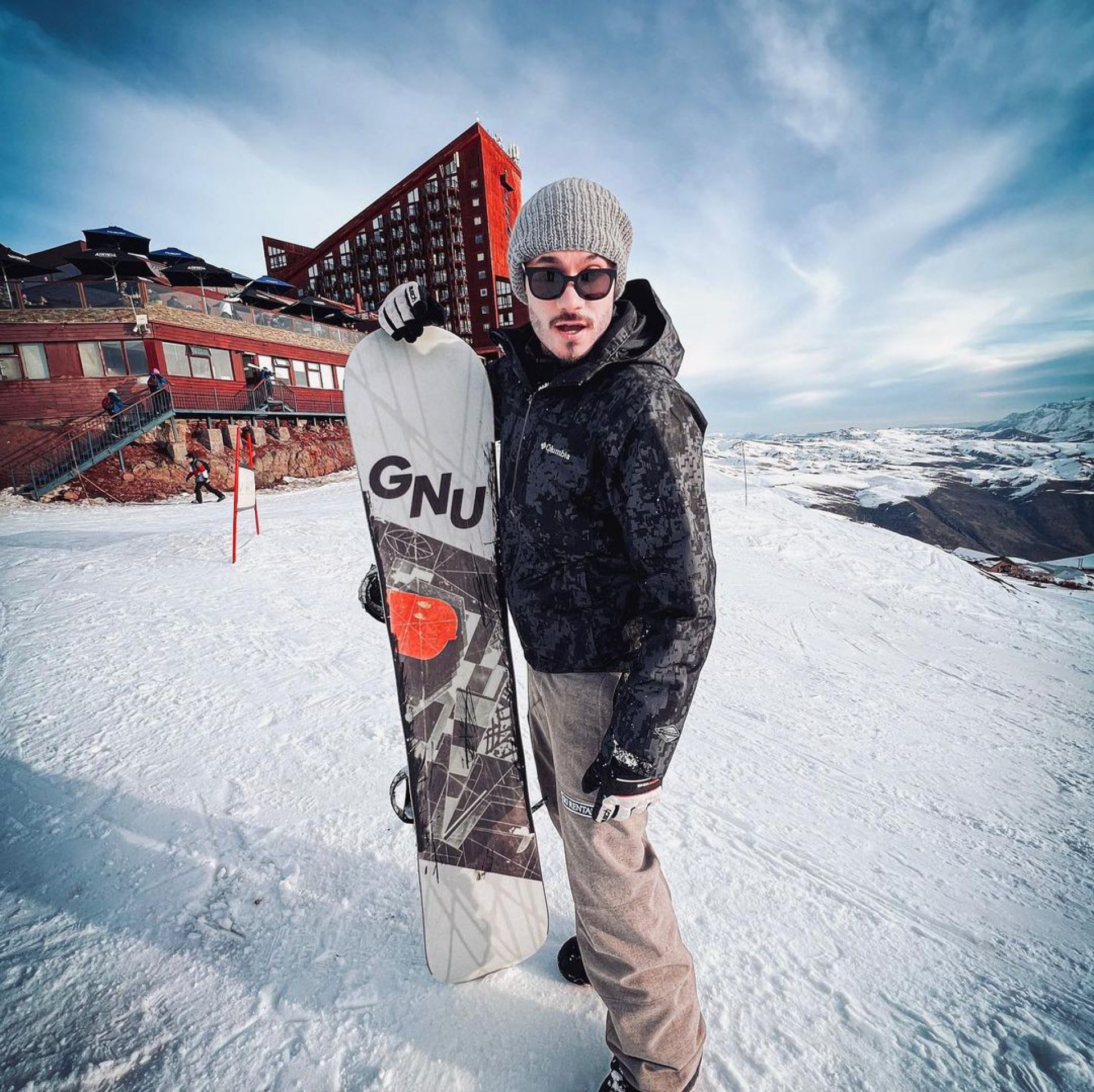 Eliezer passa perrengue com neve em viagem - Reprodução Internet