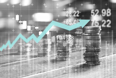 Ações avançam com sinais de recuperação do mercado, mas analistas indicam cautela