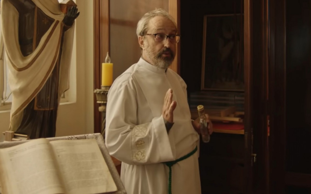 Ary França interpreta o padre Mariano em '45 do Segundo Tempo' - Reprodução