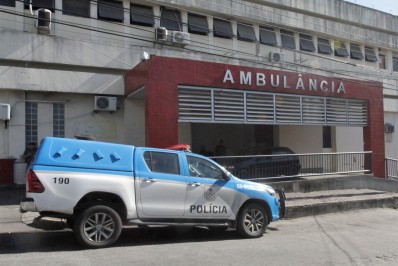 PM é baleado ao tentar retirar barricada em Morro na Zona Norte