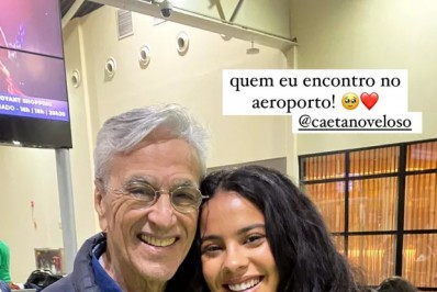 Bella Campos tieta Caetano Veloso no aeroporto