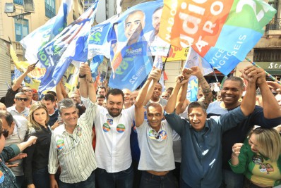 Cláudio Castro defende revitalização do Centro do Rio em caminhada 