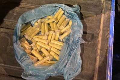 Homem com tornozeleira eletrônica é preso com drogas em Araruama