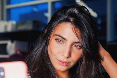 Rayssa Bratillieri surge nua em clique feito pelo namorado