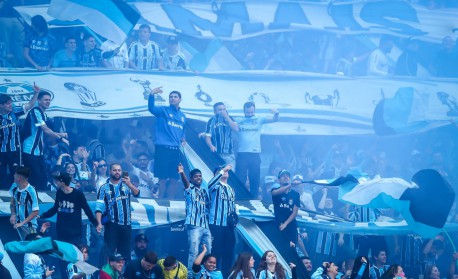 Grêmio é punido com três jogos sem mando por confusão entre torcedores