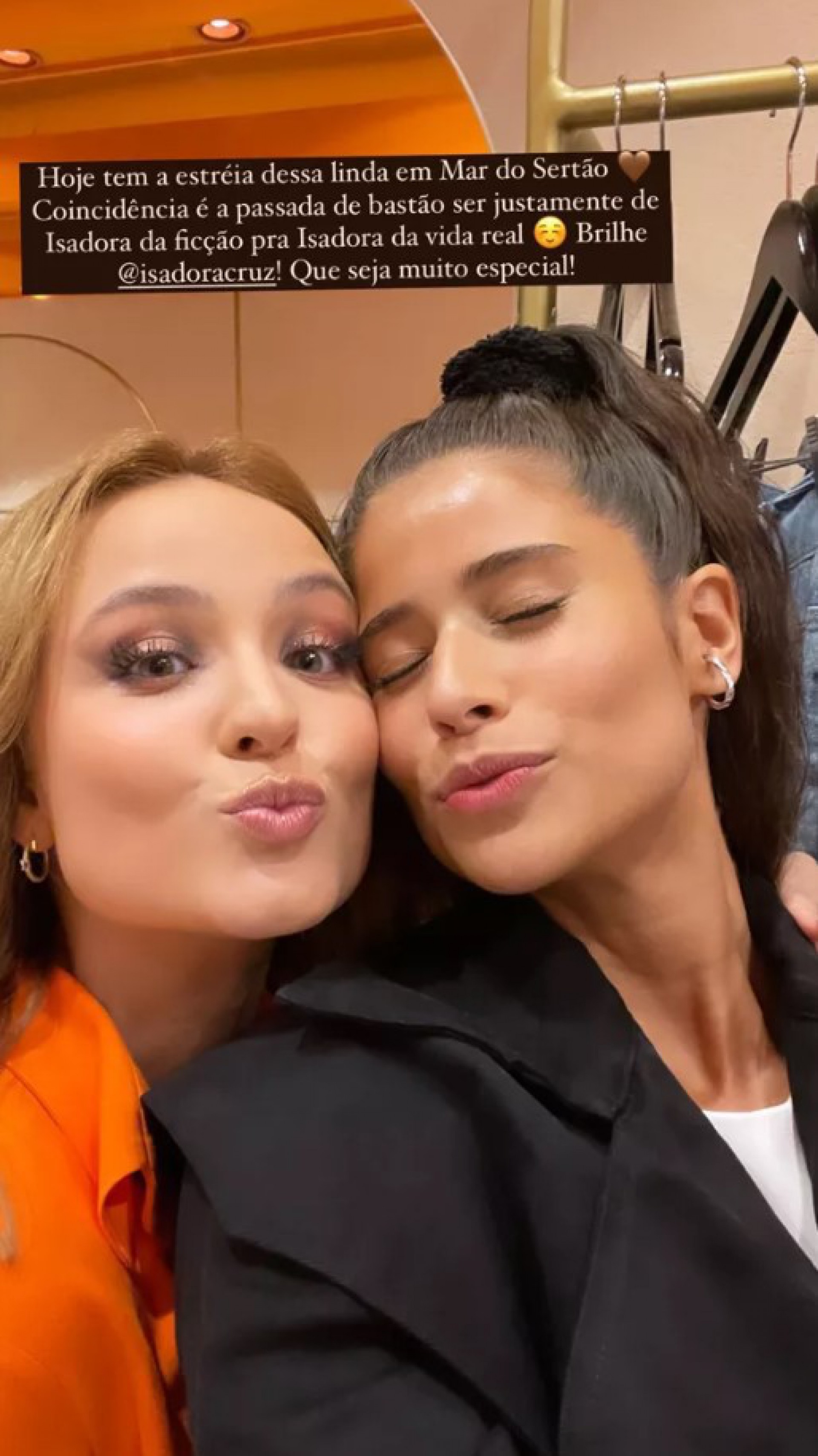 Larissa Manoela e Isadora Cruz - Reprodução/Instagram