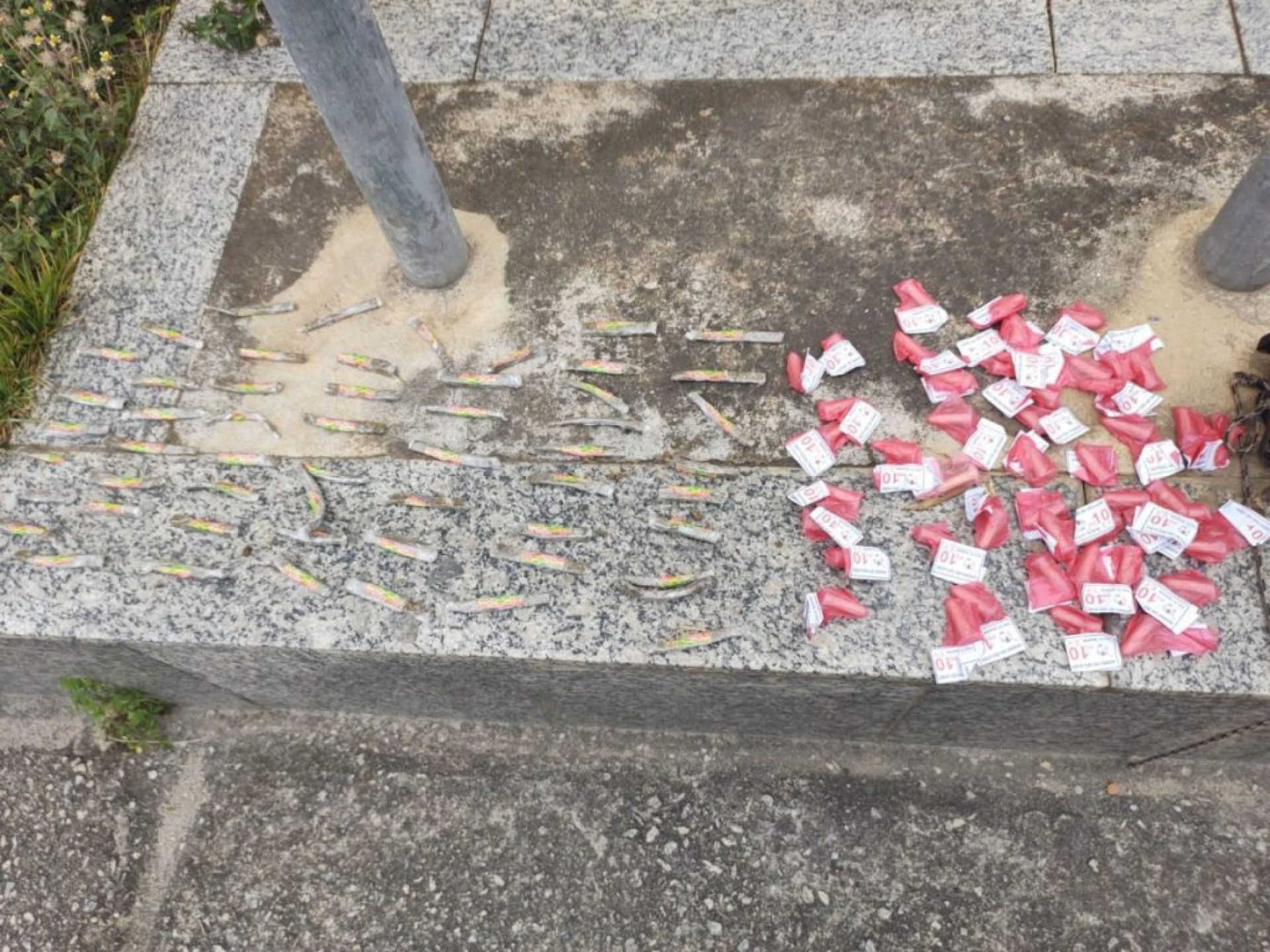 Foram apreendidos 48 pinos de cocaína e 55 buchas de maconha - Letycia Rocha (RC24h)