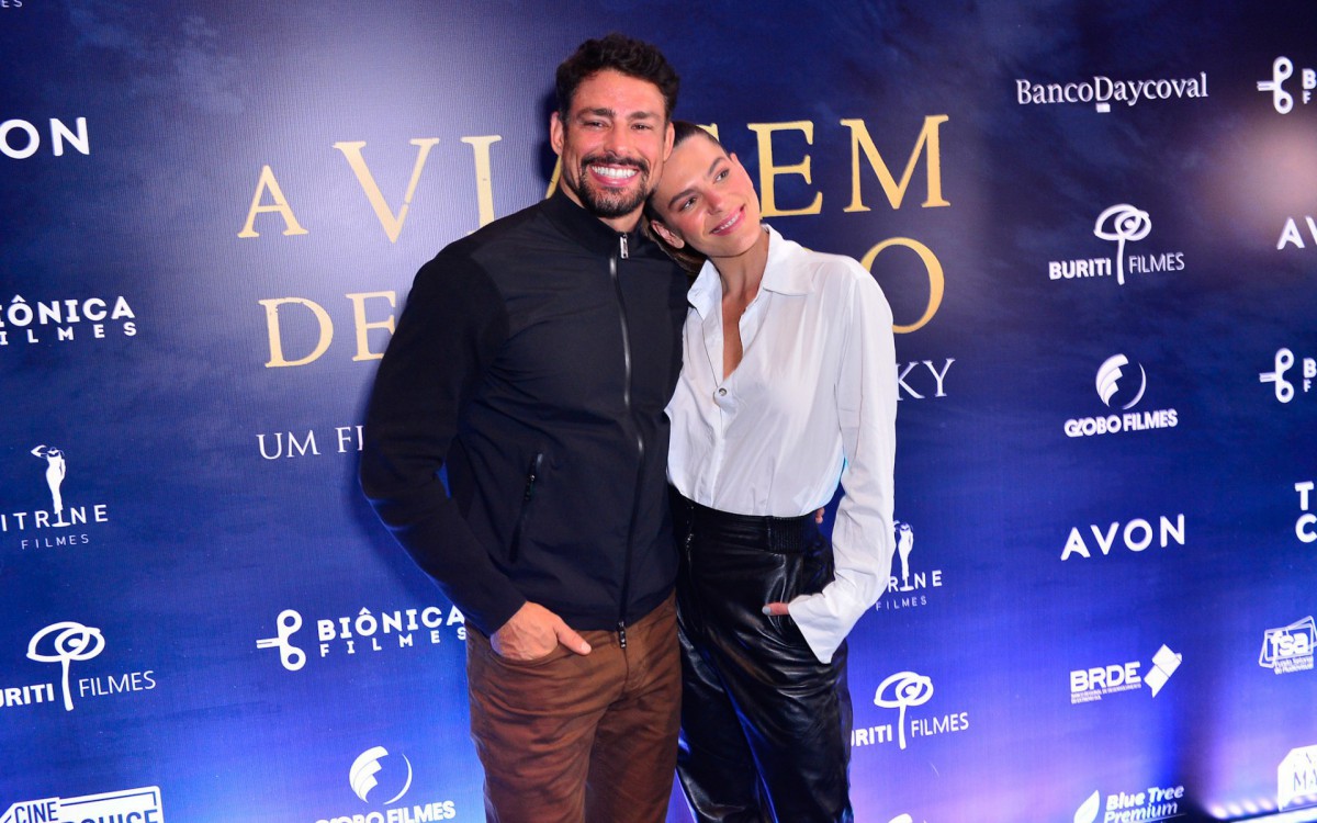 Cauã Reymond e Mariana Goldfarb na pré-estreia do filme 'A Viagem de Dom Pedro' - Marcelo Sá Barretto / Ag. News