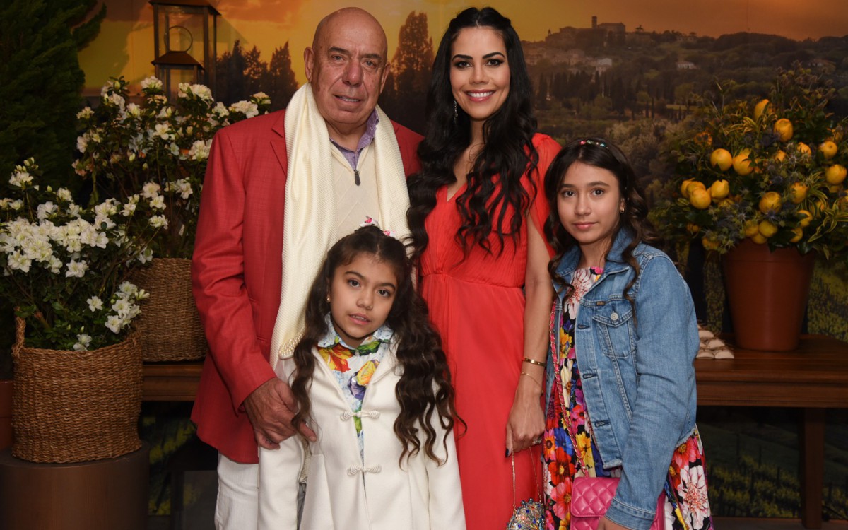 Amilcare Dallevo Jr., Daniela Albuquerque e as filhas do casal