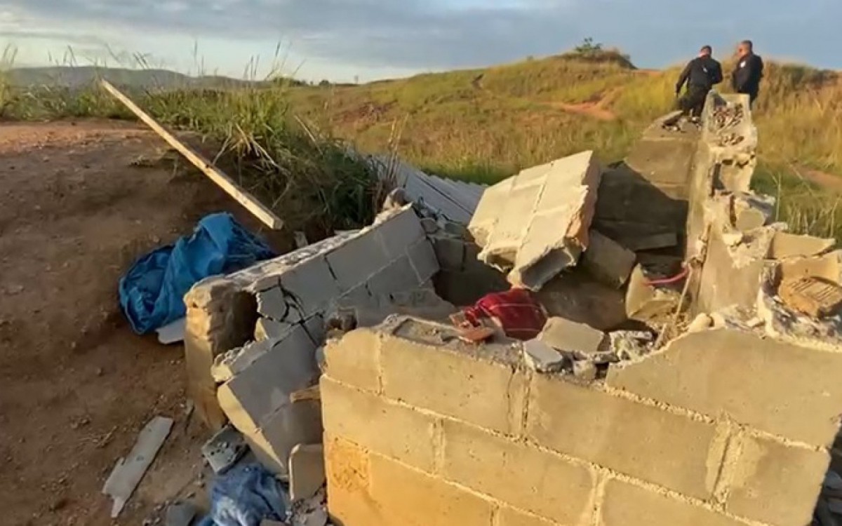 Policiais desarticularam diversos baseamentos e pontos de observação do grupo criminoso em comunidades da Zona Oeste - PMERJ