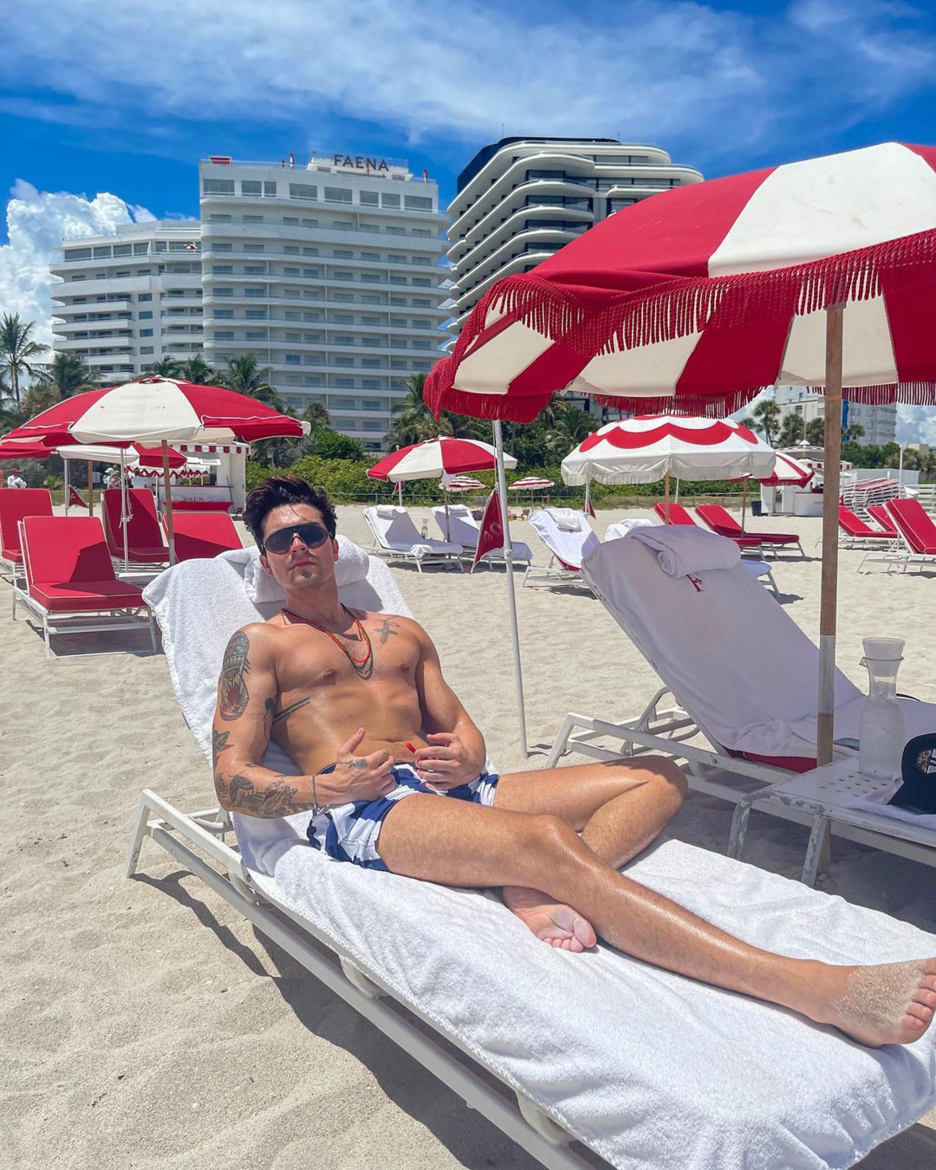 Luan Santana e noiva Izabela Cunha aproveitam ferias no sol de Miami - Reprodução Internet