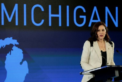 Governadora do Michigan declara apoio à candidatura de Kamala Harris nos EUA