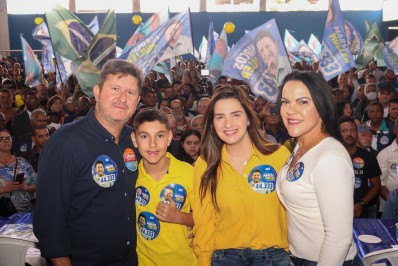 André Ceciliano e Clarissa Garotinho, adversários ao Senado, se encontram em evento em Meriti