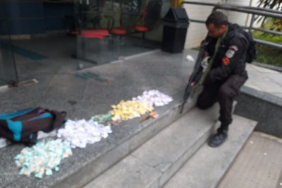 Polícia Militar prende traficante em Magé