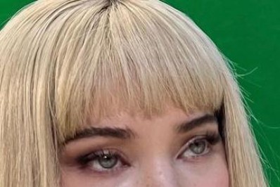 Entregou tudo! Dove Cameron inverte papéis em novo clipe