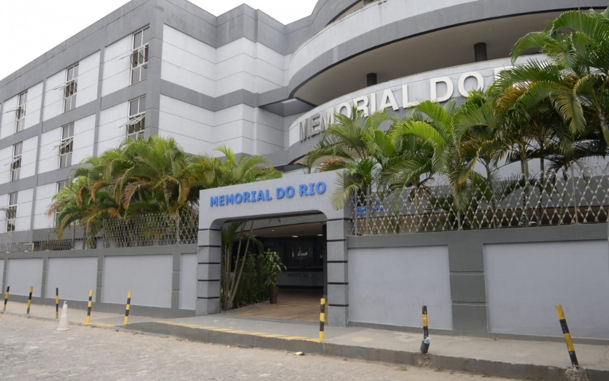 Fachada do cemit&eacute;rio Memorial do Rio, em Cordovil