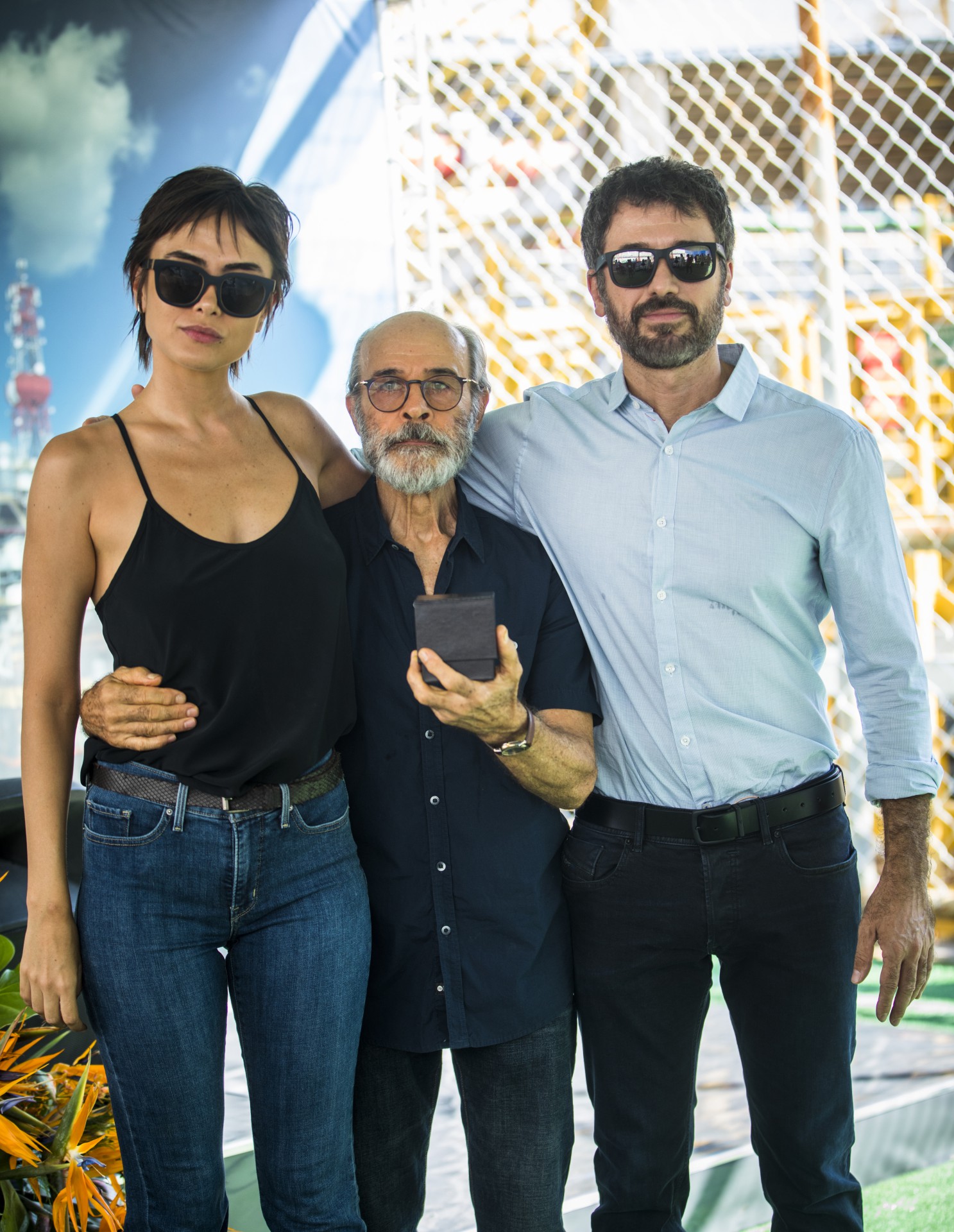 Julia (Maria Casadevall), João (Osmar prado) e Diogo (Eriberto Leão) em cena de 'Ilha de Ferro'

 - Globo/João Miguel Júnior